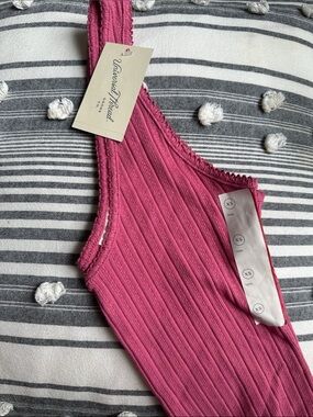 Universal Thread Rose Ribbed Tank in Fuchsia